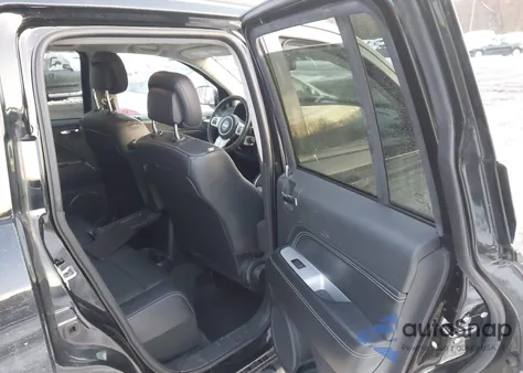 2016 Jeep Compass Latitude z USA, uszkodzony, nr VIN 1C4NJCEA6GD769806